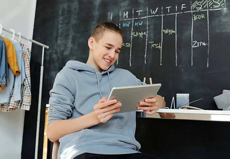 Why Learning Across Different Subjects Makes You Smarter?